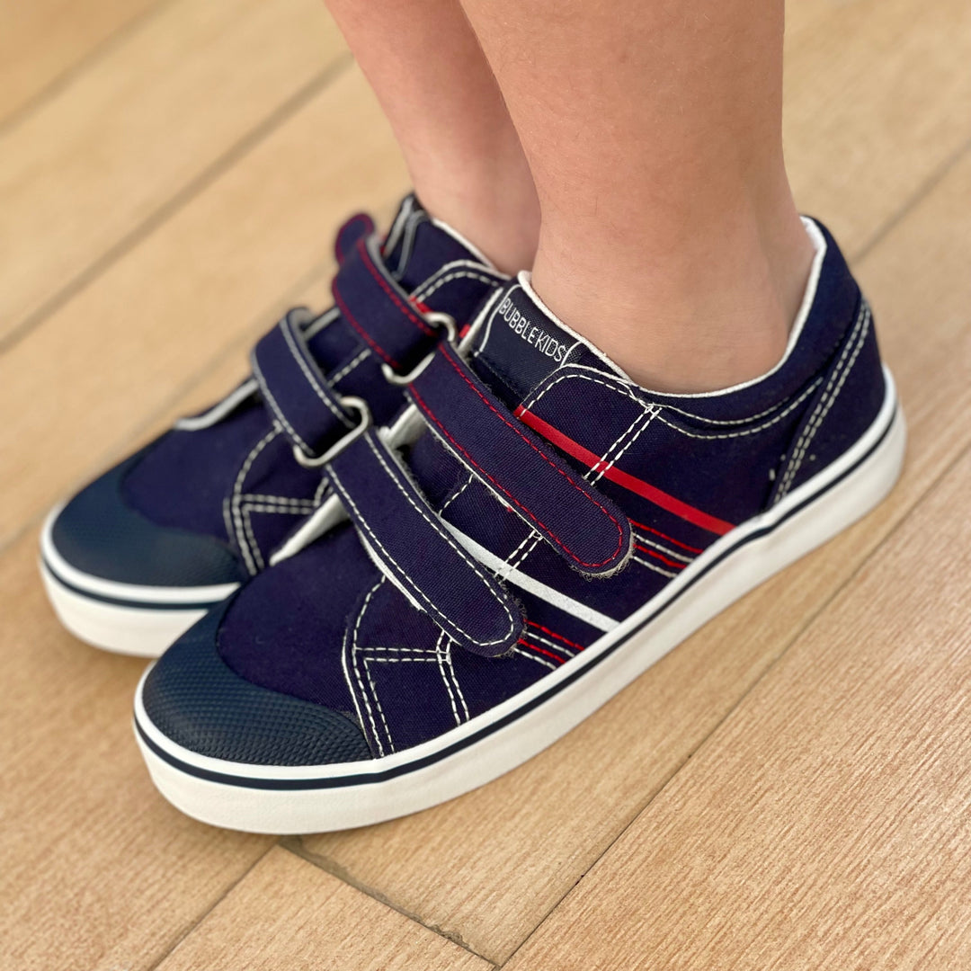 SNEAKERS & SHOES