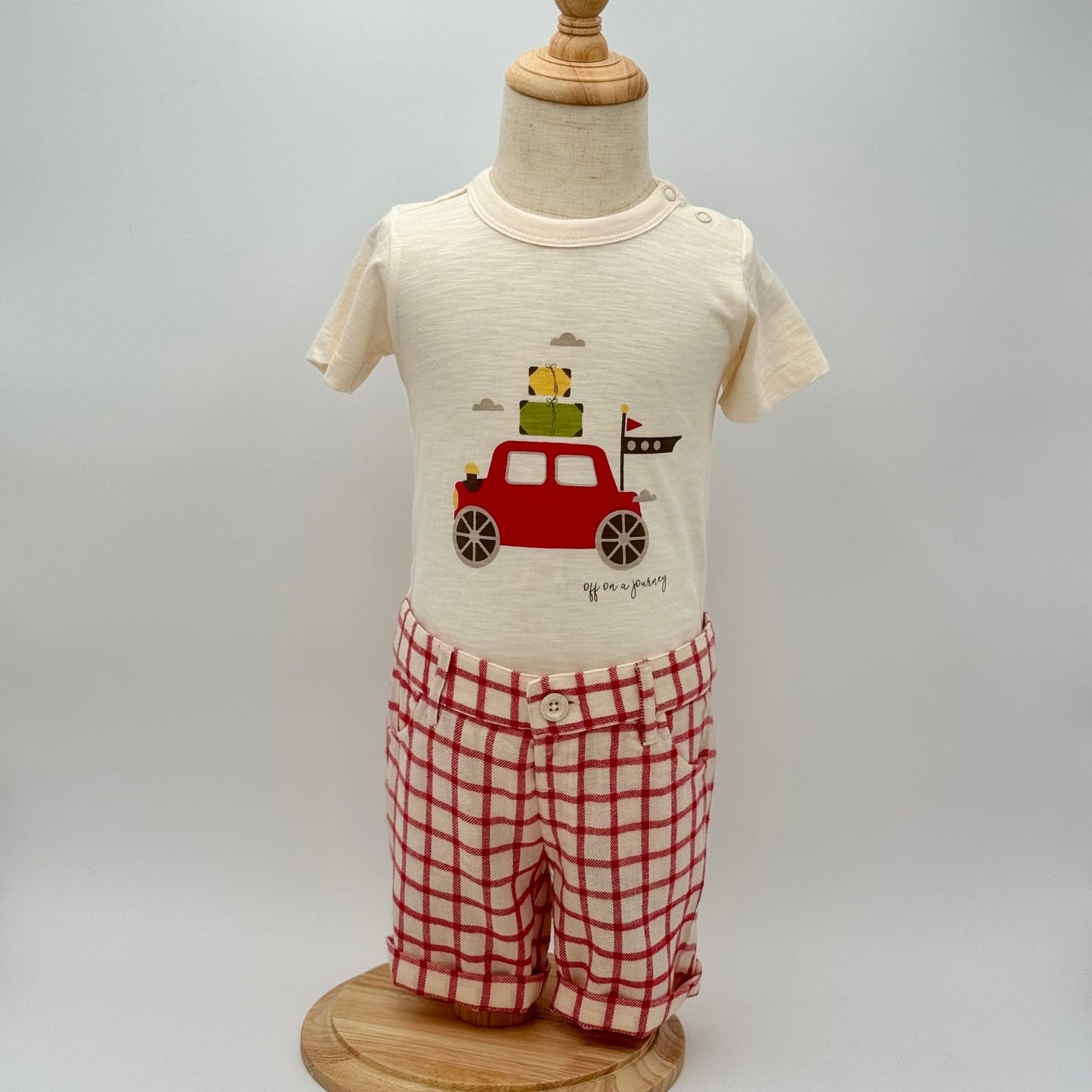 Off on a Journey T-shirt and Shorts Set - Nico
